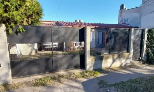 Casa de 3 ambientes y departamento con entrada independiente - santiago badaracco propiedades (13)